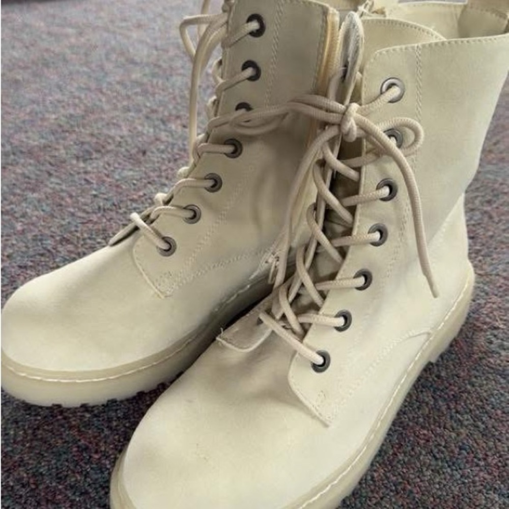 Women's Cream Lace-Up Boots